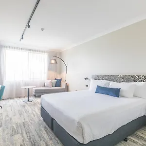 **** Hotel Mermaid Waters By Nightcap Australia